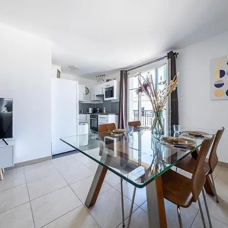 Park - S2 Apartment Serris